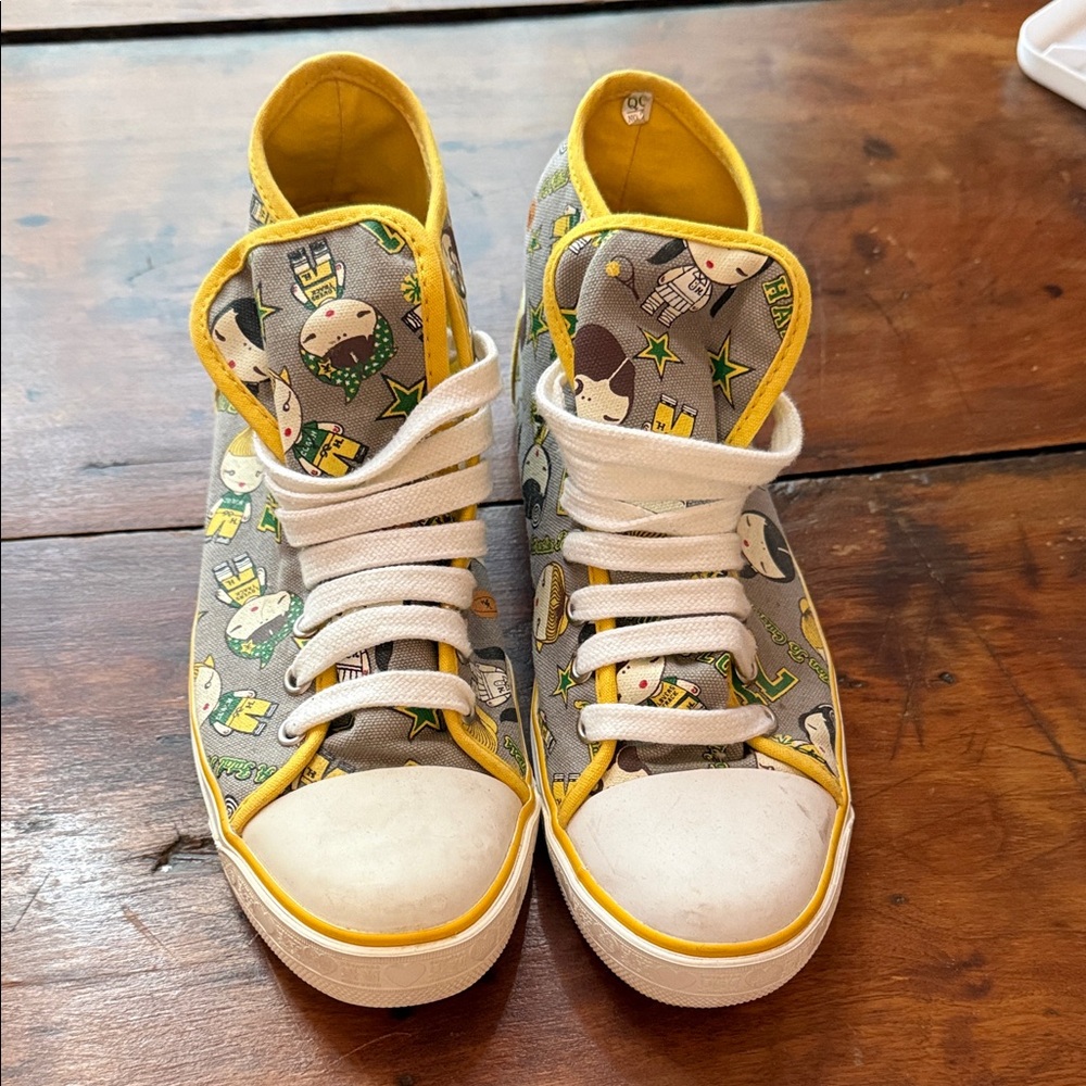 Harajuku Lovers Kids High-Top Sneakers with Yellow and Gray Design
